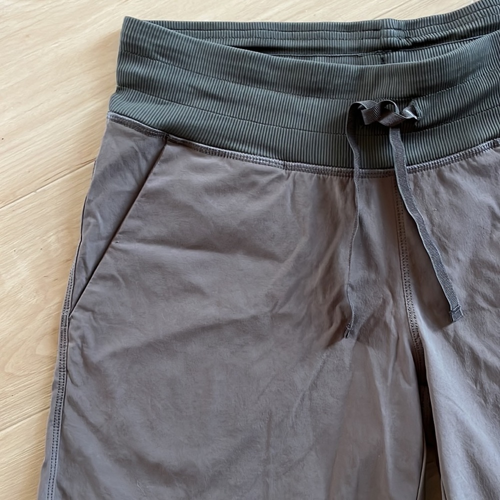 TUFF ATHLETICS WOMENS 5” ATHLETIC SHORTS SIZE SMALL - Picture 3 of 10